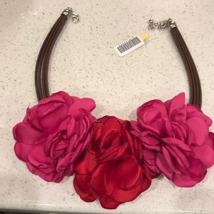 Soft bright pink flower bulky necklace
